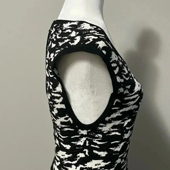 Milly Fit Flare Sleeveless Knit Dress - Picture 7 of 15